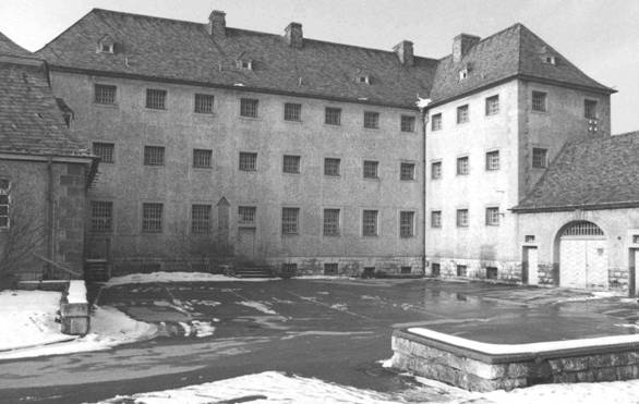 Gefängnis-3
